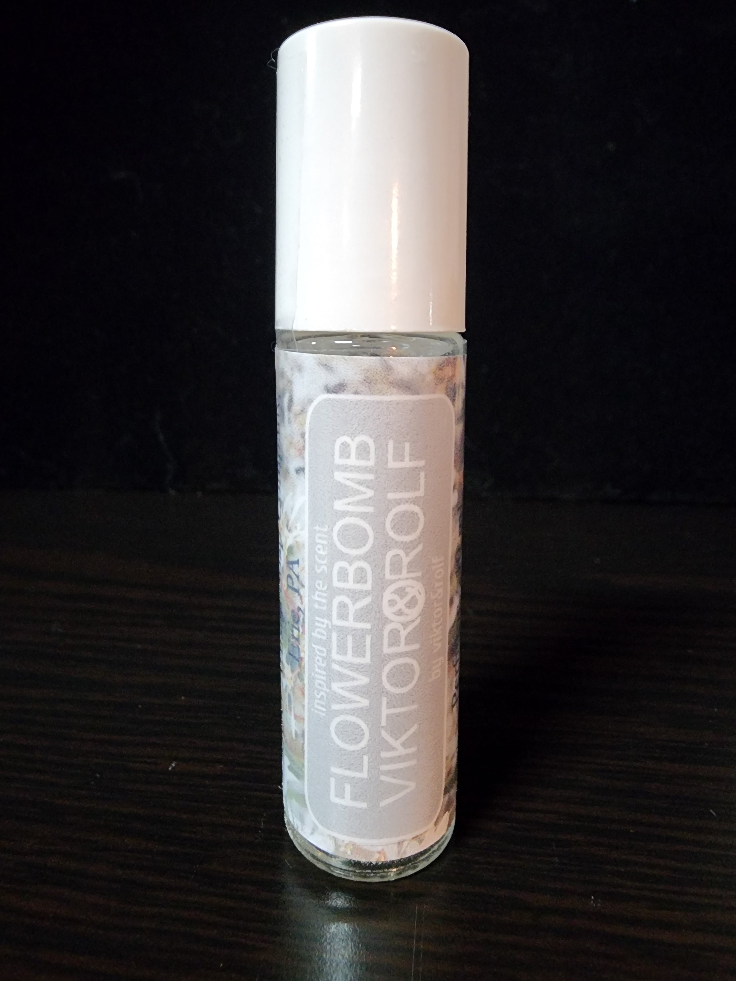 Aceite perfumado Flowerbomb en roll-on