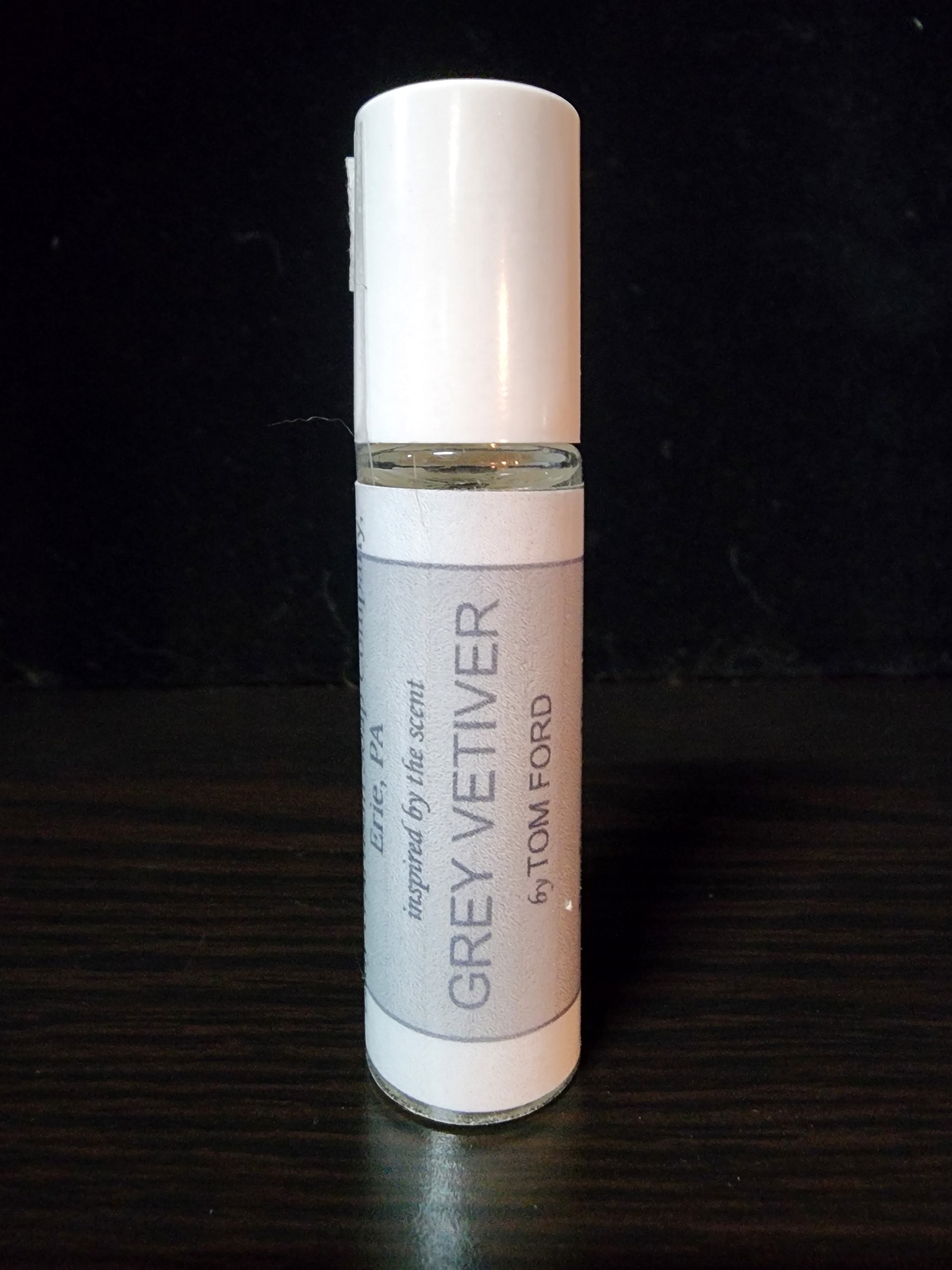 Perfume en roll-on de vetiver gris