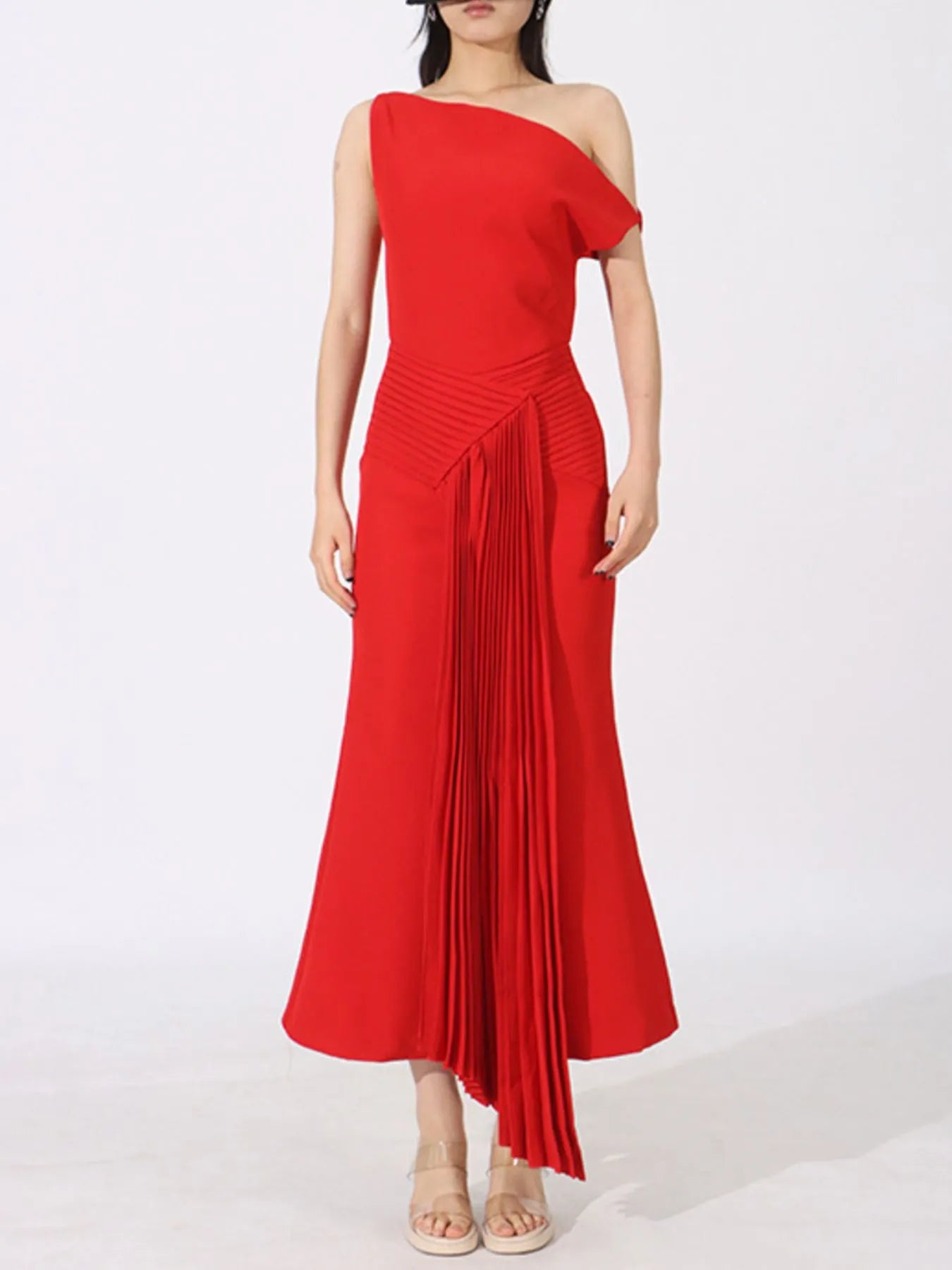 The One-Shoulder Pleated Maxi | Single Shoulder Pleated Dress - Red / XL The One-Shoulder Pleated Maxi | Single Shoulder Pleated Dress - Red / XL