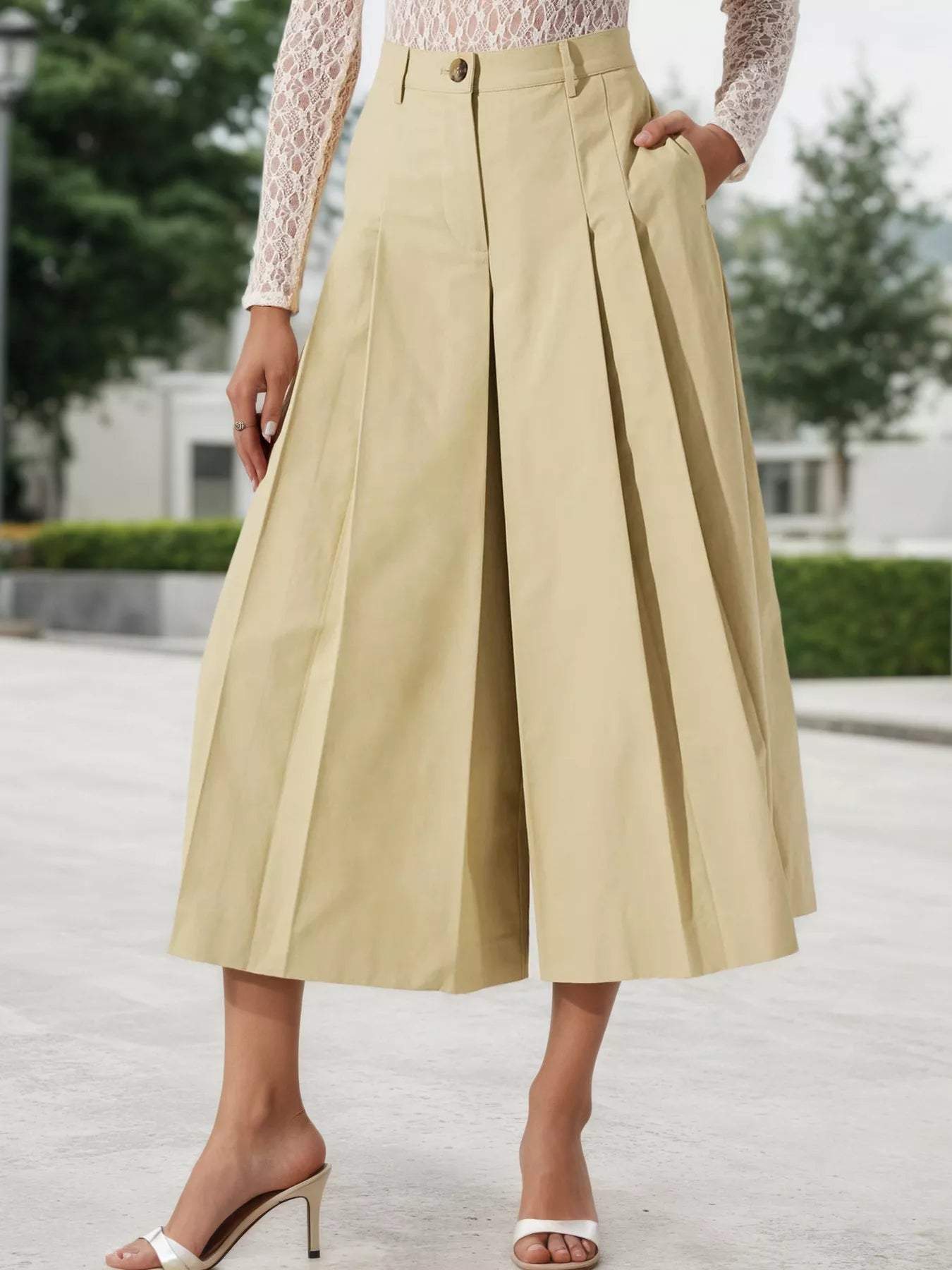 High-Waisted Pleated Wide-Leg Cropped Pants