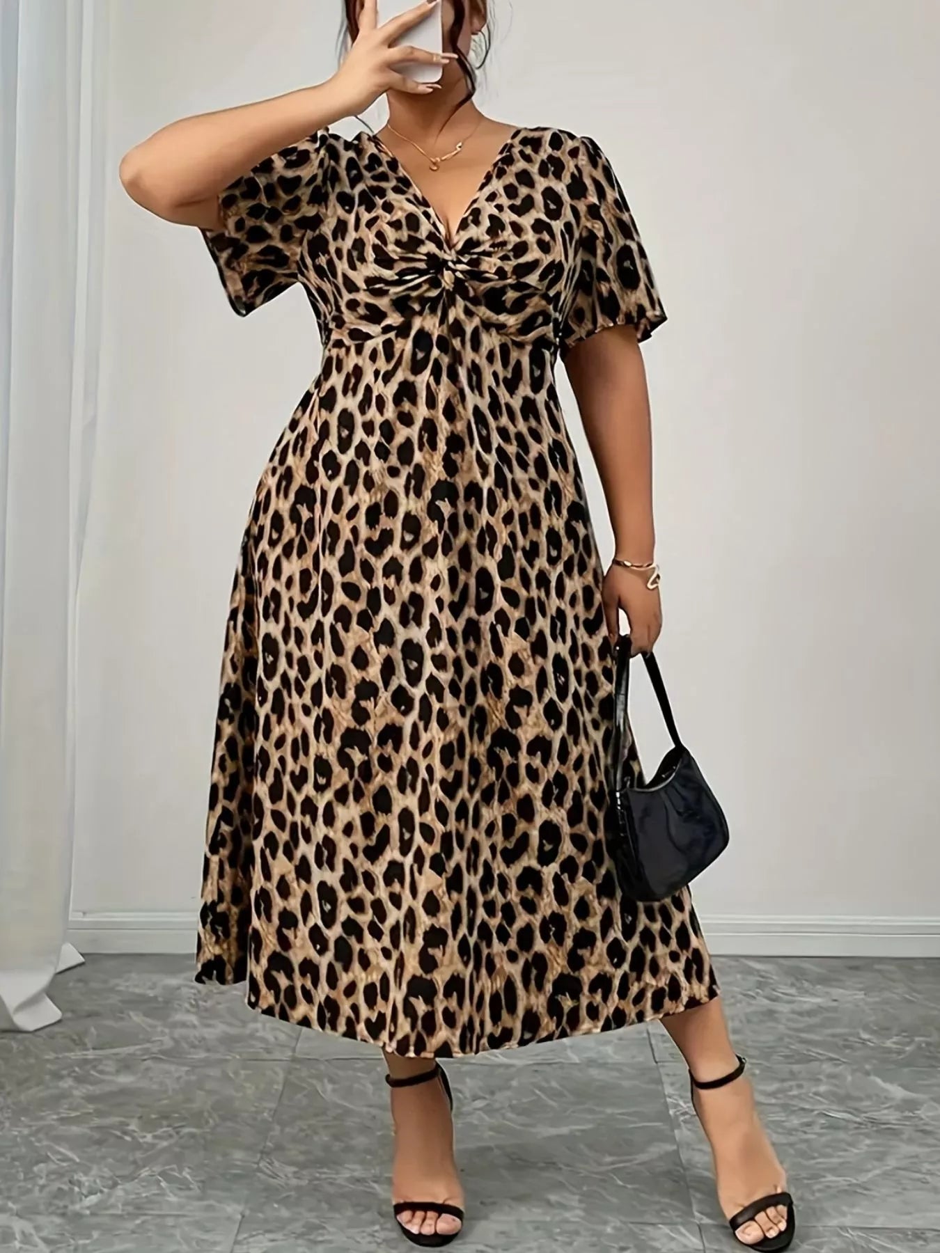 Plus Size Twisted Front Leopard Short Sleeve Dress